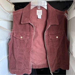 G.H. Bass & Co. brown vest. 100% cotton. Size small.